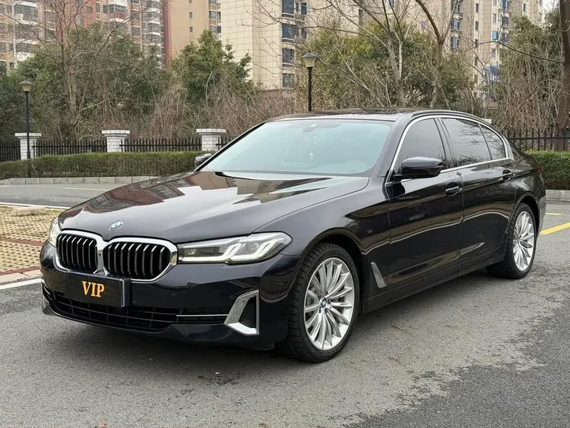 BMW 5-Series, 2022