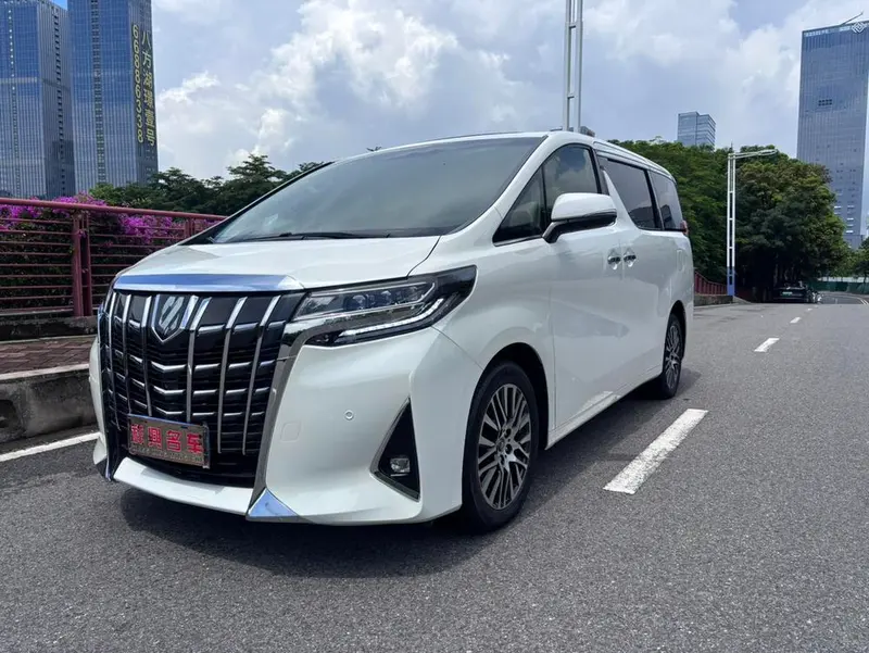 Toyota Alphard, 2015
