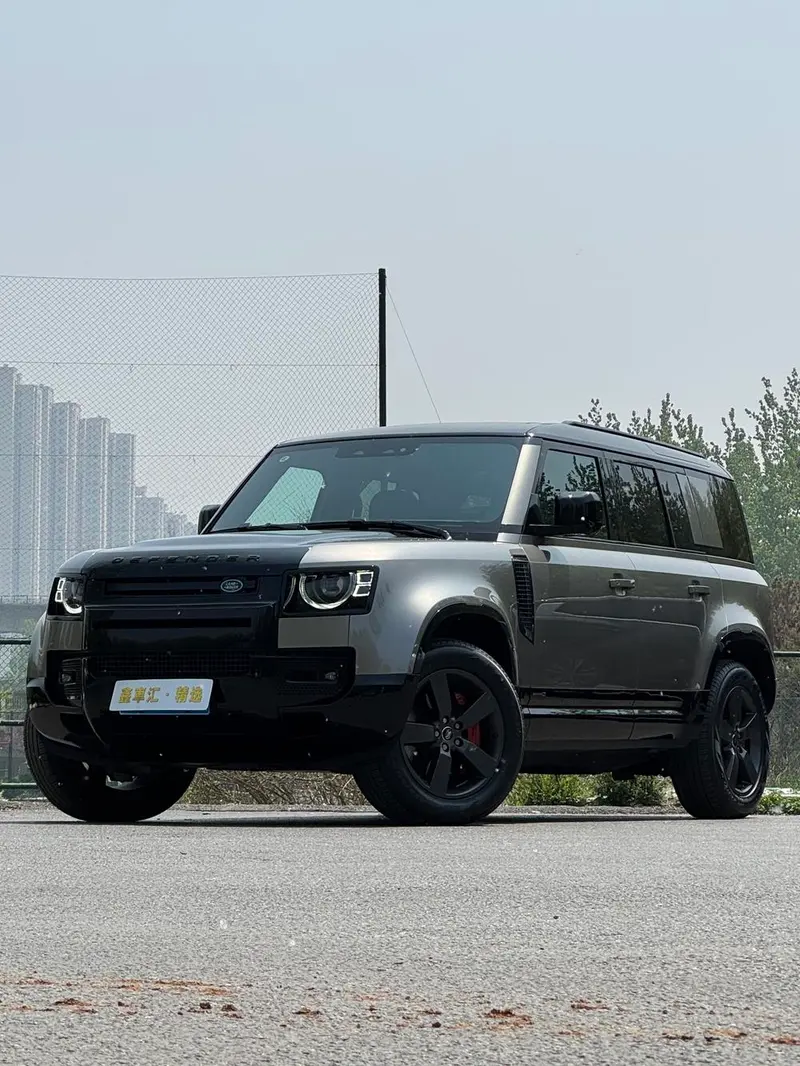 Land Rover Defender, 2025