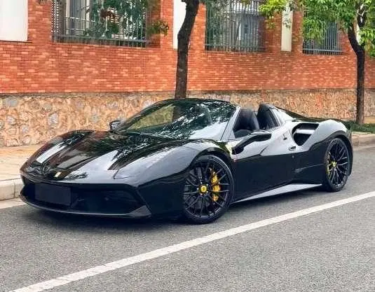 Ferrari 488, 2015