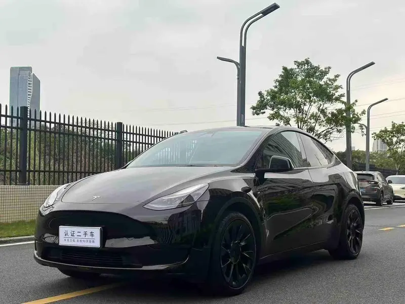 Tesla Model Y, 2022
