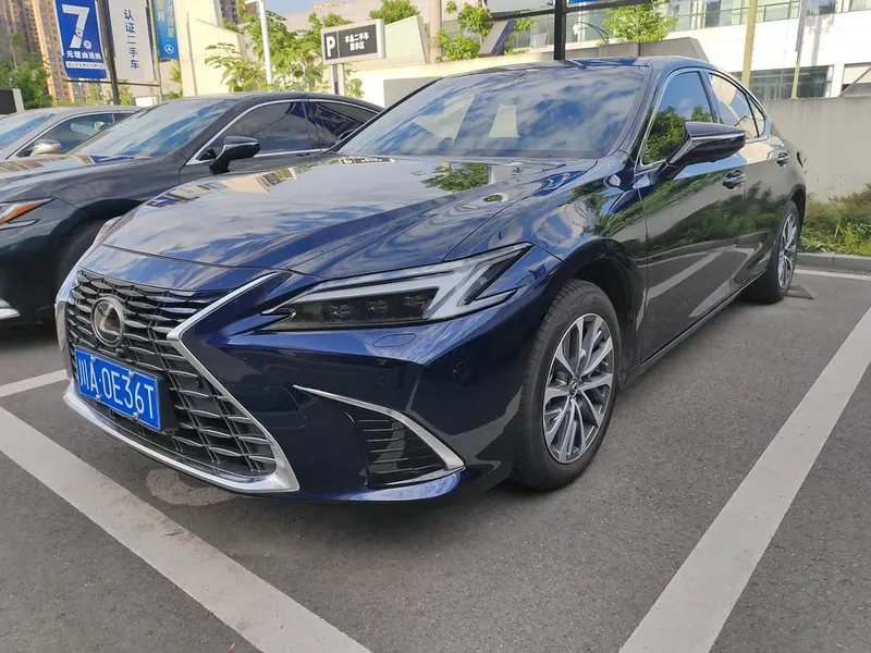 Lexus ES 200 Refined Edition, 2025 — фото 1