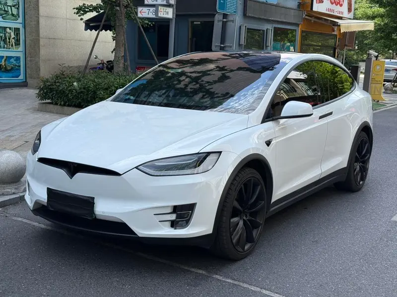 Tesla Model X, 2016