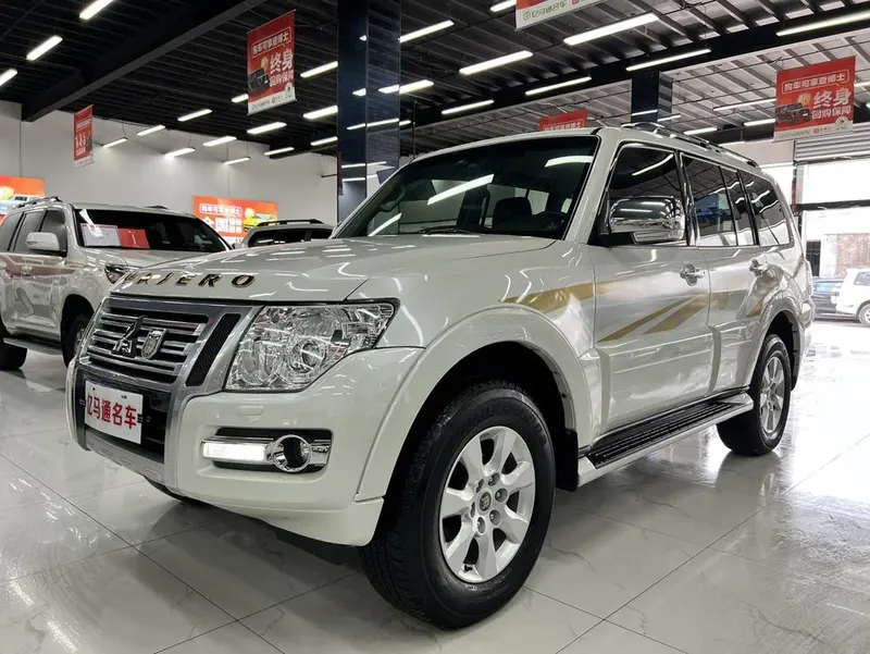 Mitsubishi Pajero (Import), 2020