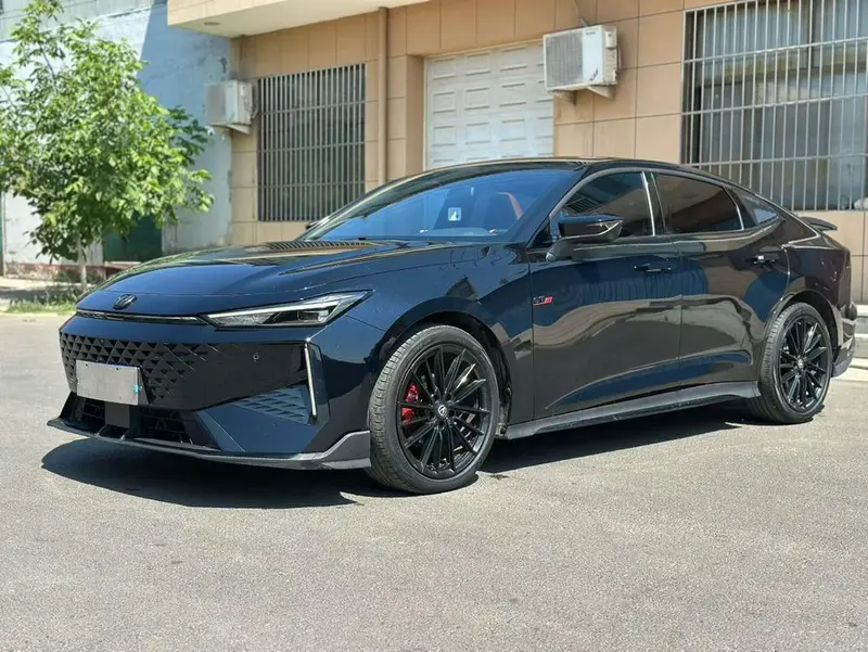 Changan UNI-V 1.5T Premium Sport Version, 2024 — фото 1