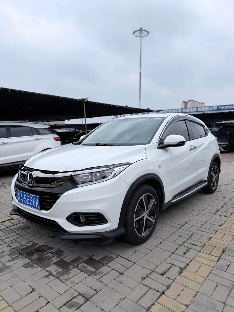 Honda Vezel 1.5L CVT · Edition, 2022 — фото 1