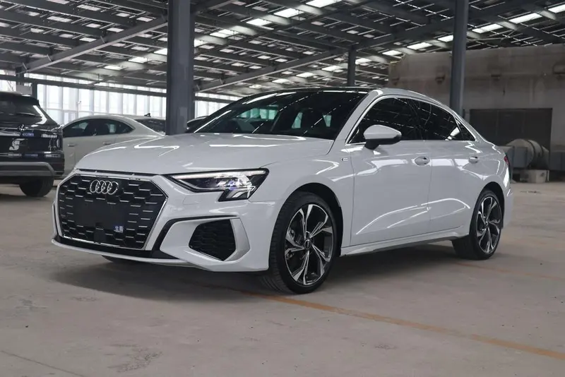 Audi A3 A3L Limousine 35 TFSI Luxury Sport Version, 2022 — фото 1