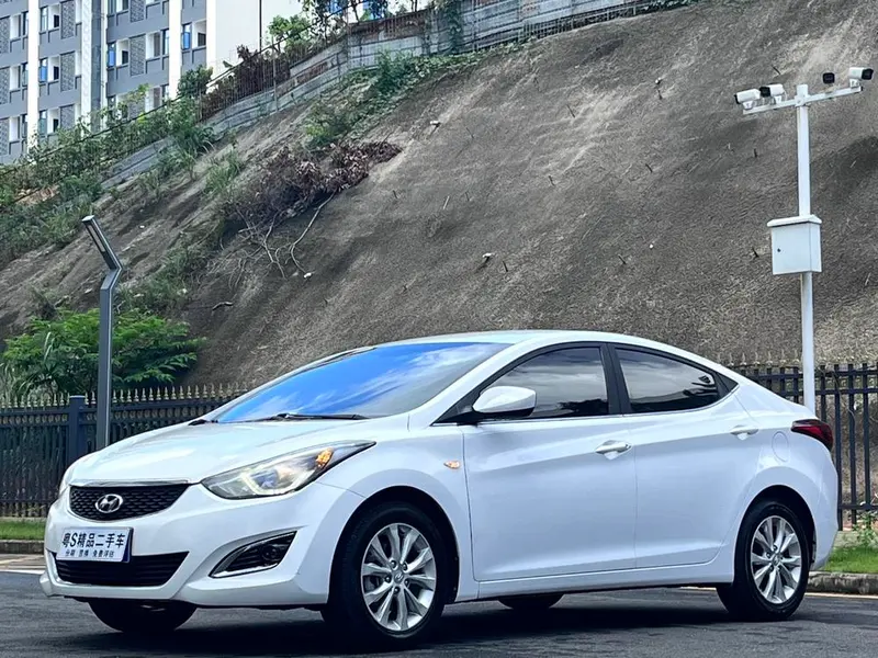 Hyundai Elantra Langdong 1.6L Auto Smart Version, 2016 — фото 1