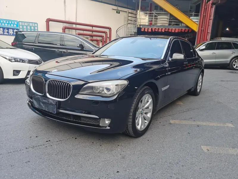 BMW 7-Series, 2011