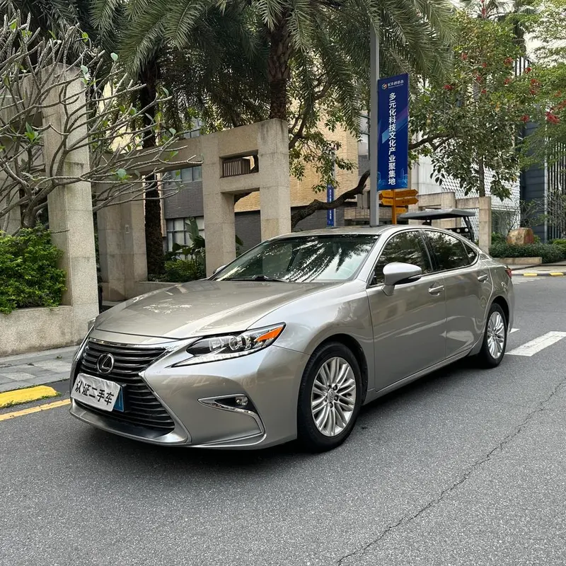 Lexus ES 200 Elite Edition, 2015 — фото 1
