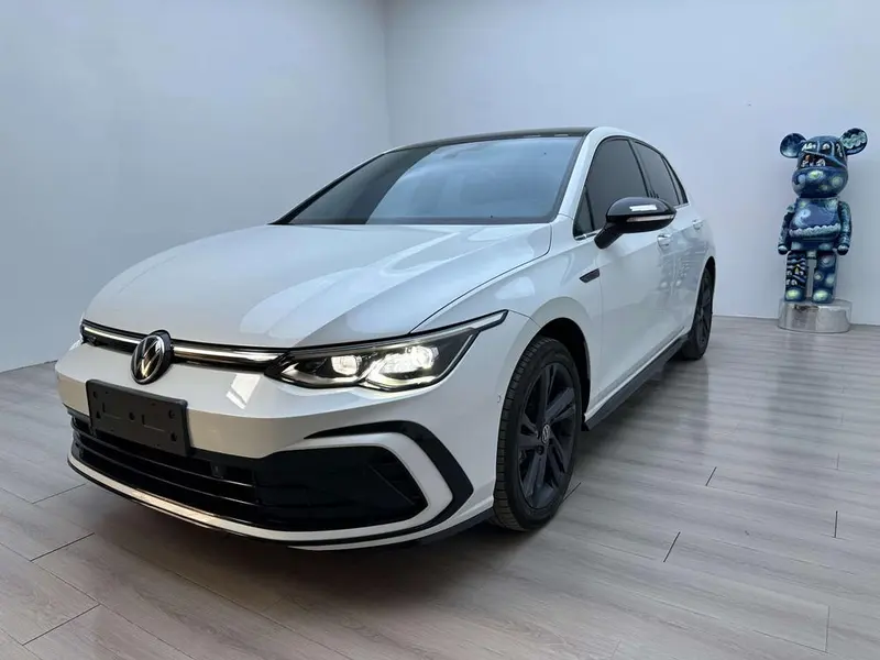 Volkswagen Golf, 2023