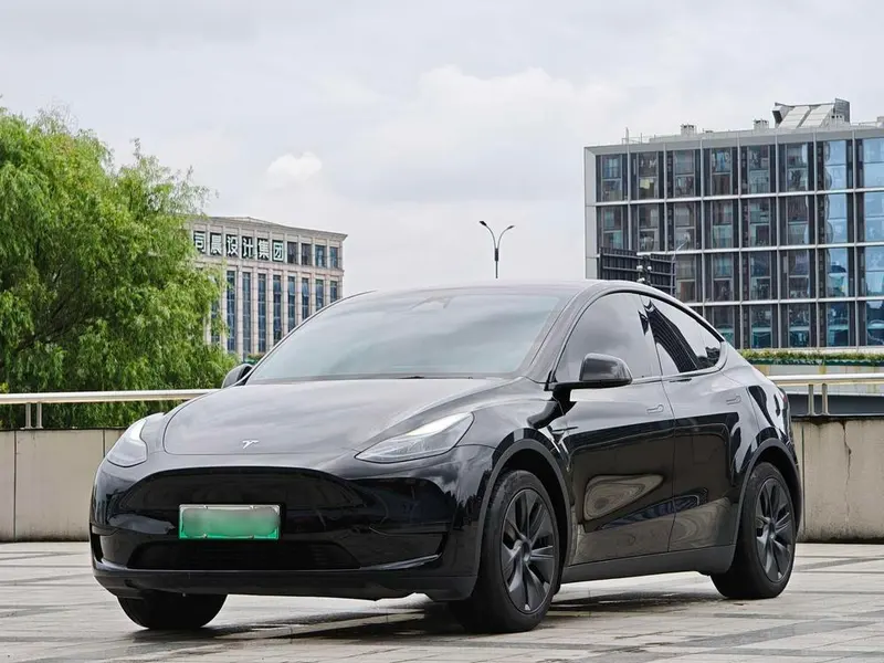 Tesla Model Y, 2023