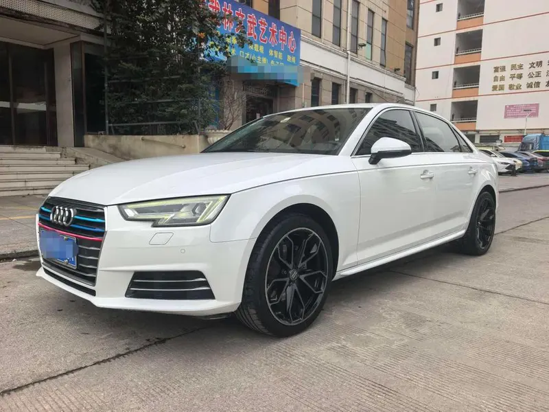 Audi A4L 30 Version 40 TFSI Version, 2018 — фото 1