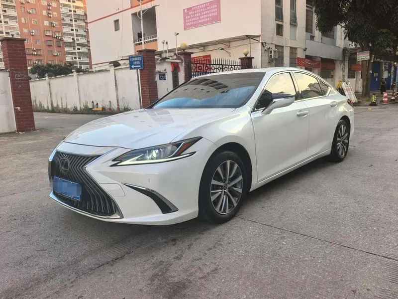Lexus ES 200 Edition CN6, 2020 — фото 1
