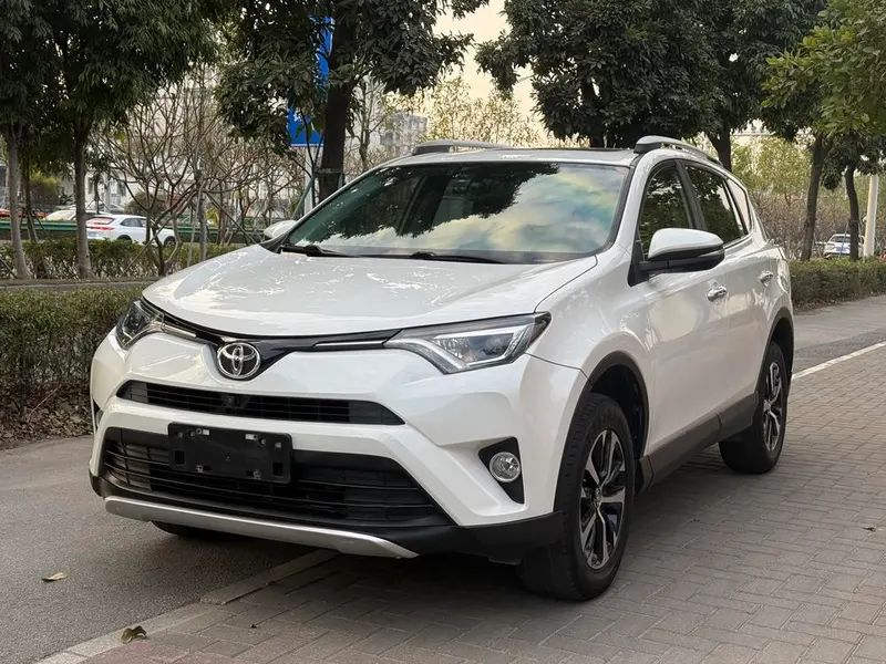 Toyota RAV4 2.0L CVT 2WD Style Edition, 2016 — фото 1