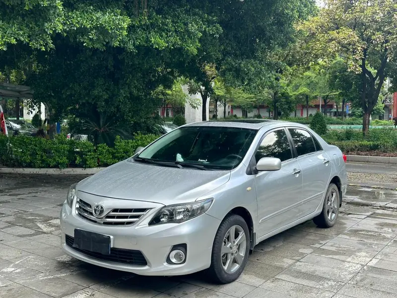 Toyota Corolla Edition 1.8L CVT Cool Edition GL-i, 2013 — фото 1