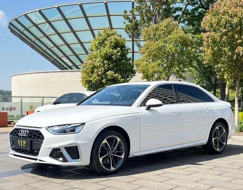 Audi A4L 40 TFSI Fashion Version, 2022 — фото 1