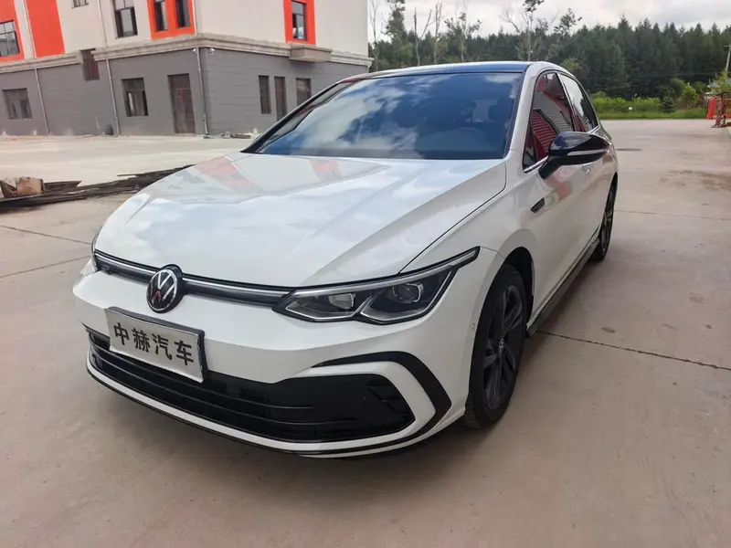 Volkswagen Golf, 2022
