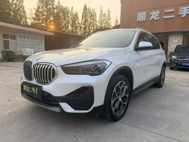 BMW X1 sDrive25Li Leading Version, 2022 — фото 1