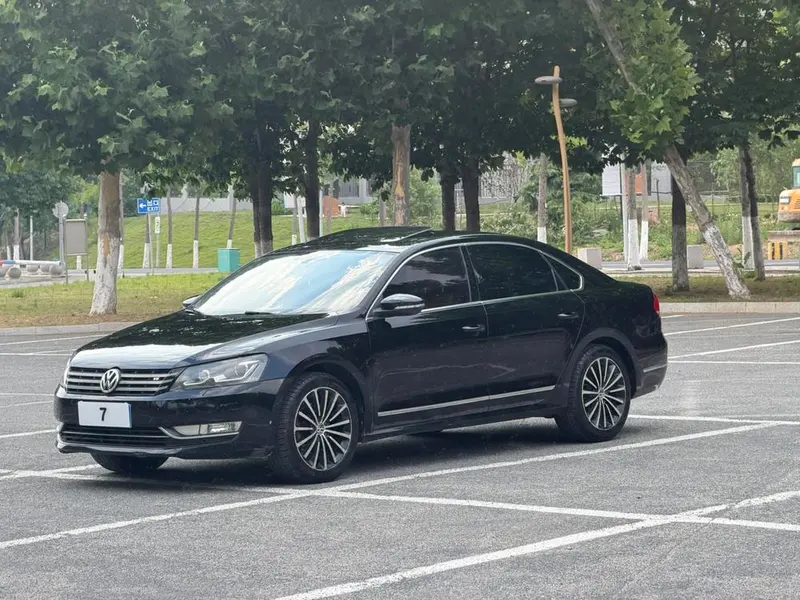 Volkswagen Passat, 2011