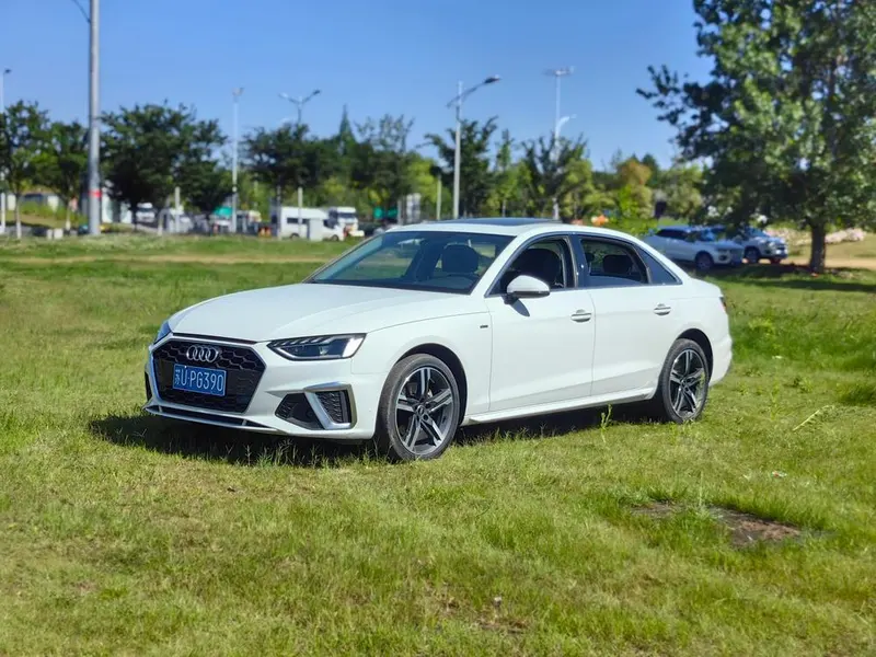 Audi A4L 40 TFSI Fashion Version, 2022 — фото 1