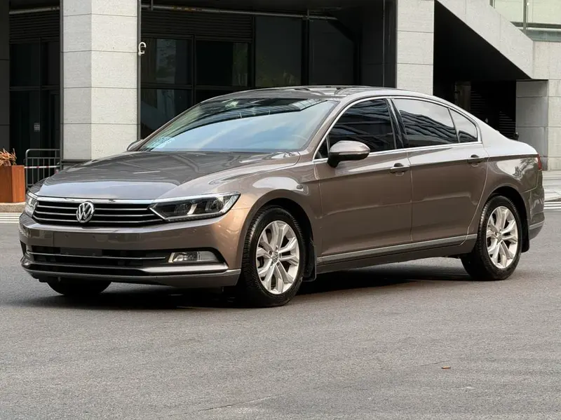 Volkswagen Magotan 330TSI DSG Comfort Version, 2017 — фото 1