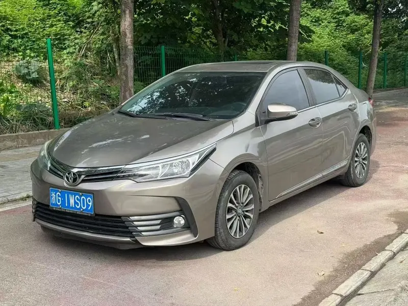 Toyota Corolla Facelift 1.2T S-CVT GL-i Leather Edition CN5, 2017 — фото 1