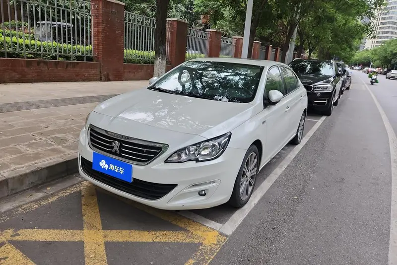 Peugeot 408 1.2T Auto Luxury Edition, 2015 — фото 1