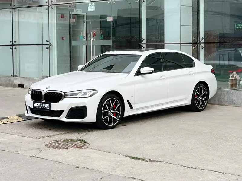 BMW 5-Series, 2022