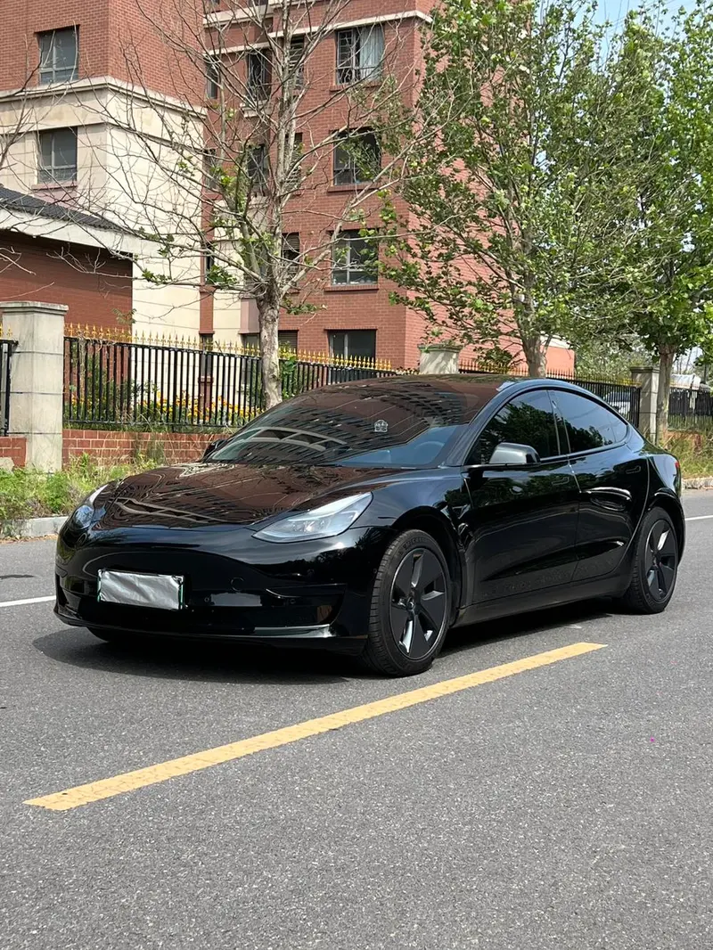 Tesla Model 3, 2022