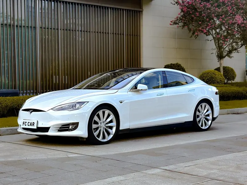 Tesla Model S, 2014