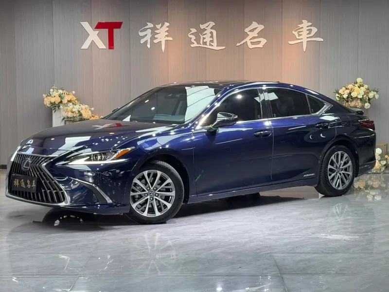 Lexus ES 300h Edition, 2021 — фото 1
