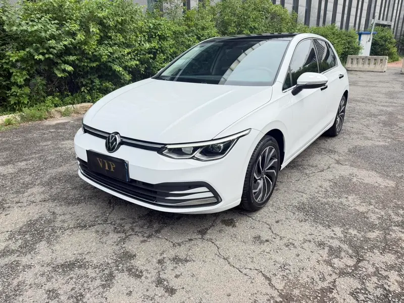 Volkswagen Golf, 2023