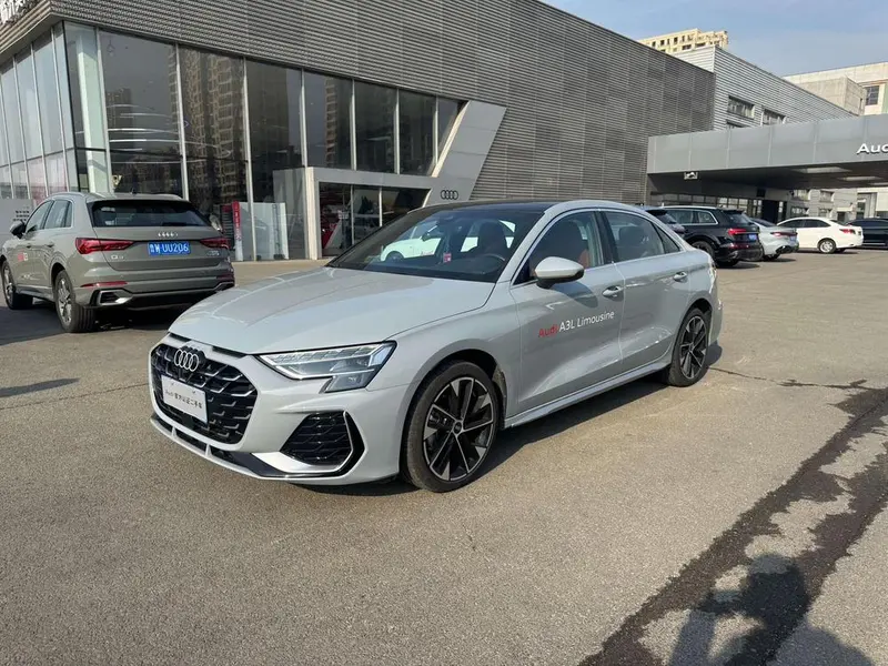 Audi A3 A3L Limousine 35 TFSI Rush Prestige Version, 2025 — фото 1