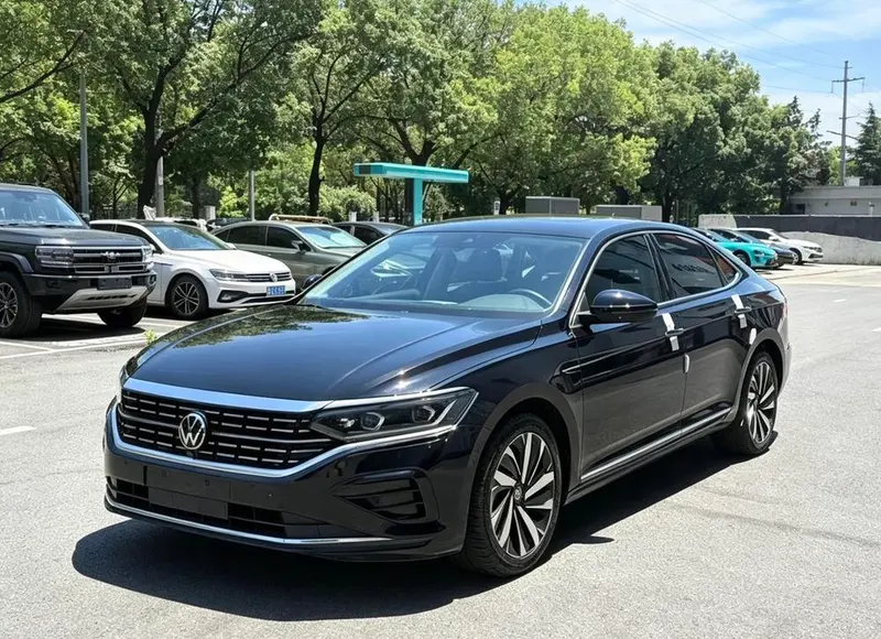 Volkswagen Passat, 2023