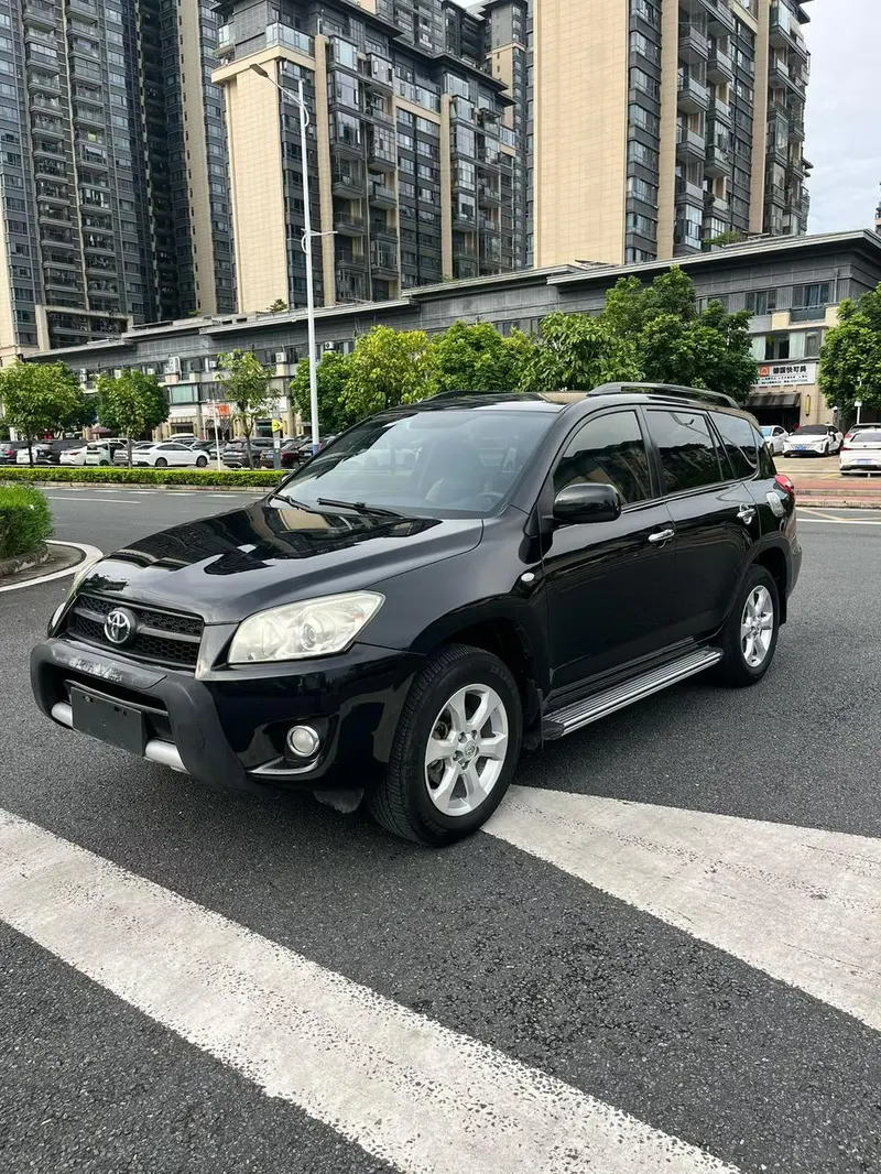 Toyota RAV4 Edition 2.0L Auto Classic, 2013 — фото 1