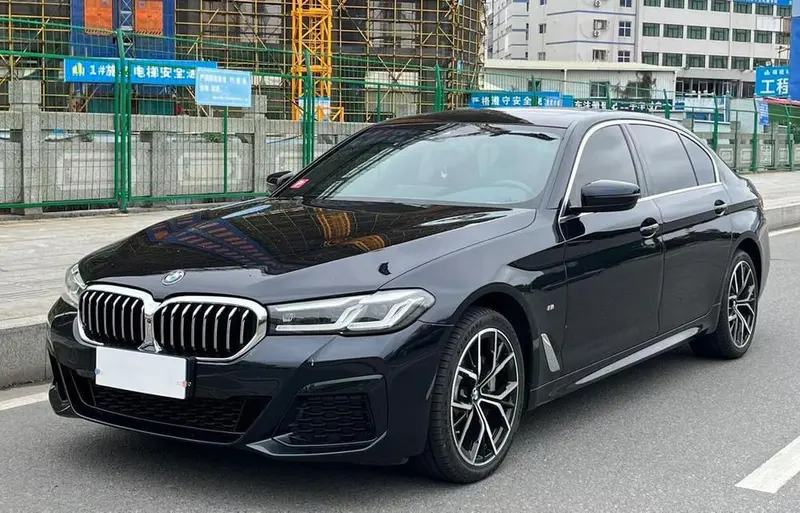 BMW 5-Series, 2022
