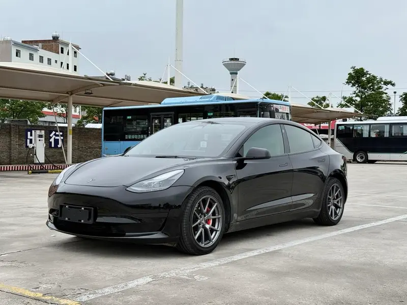 Tesla Model 3, 2022