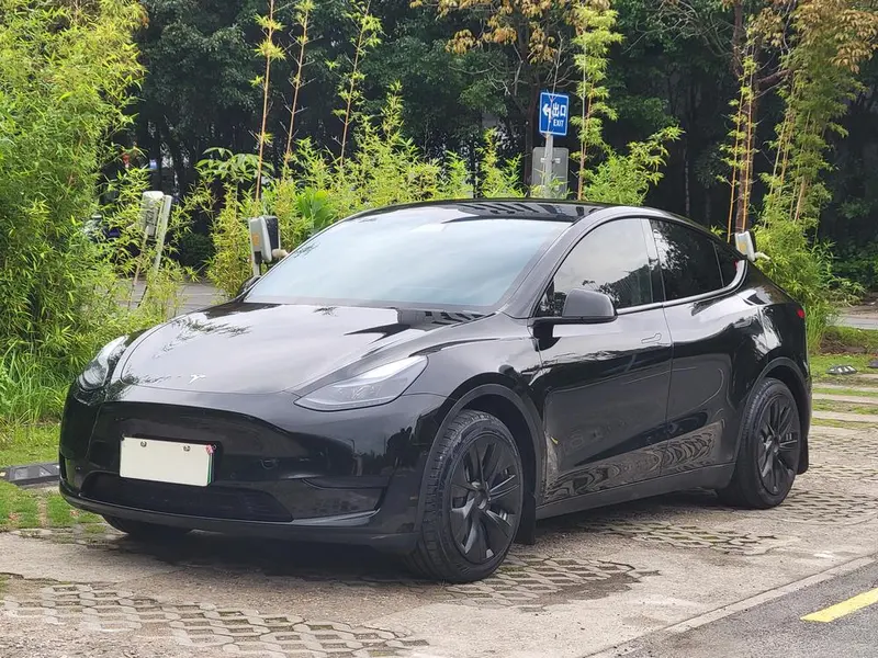 Tesla Model Y, 2022