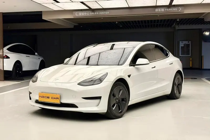 Tesla Model 3, 2022