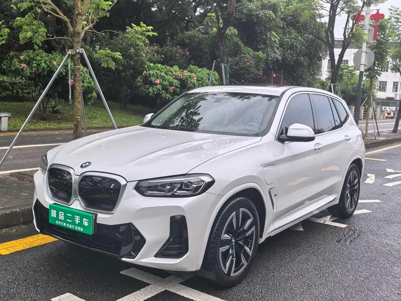 BMW iX3, 2023