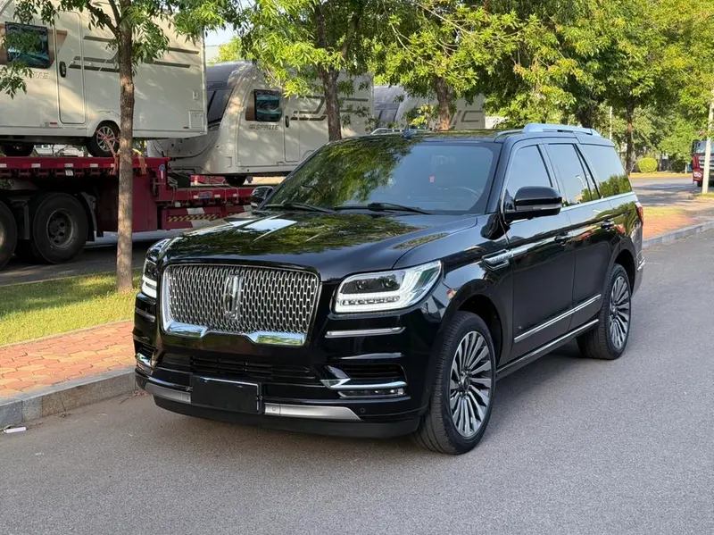 Lincoln Navigator 3.5T Premium Edition, 2020 — фото 1