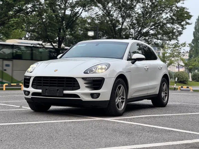 Porsche Macan, 2014