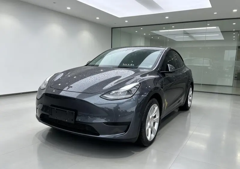 Tesla Model Y, 2022