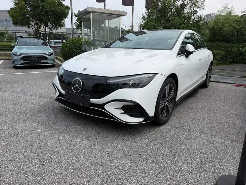 Mercedes-Benz EQE, 2025