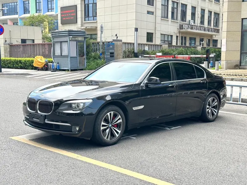BMW 7-Series, 2011