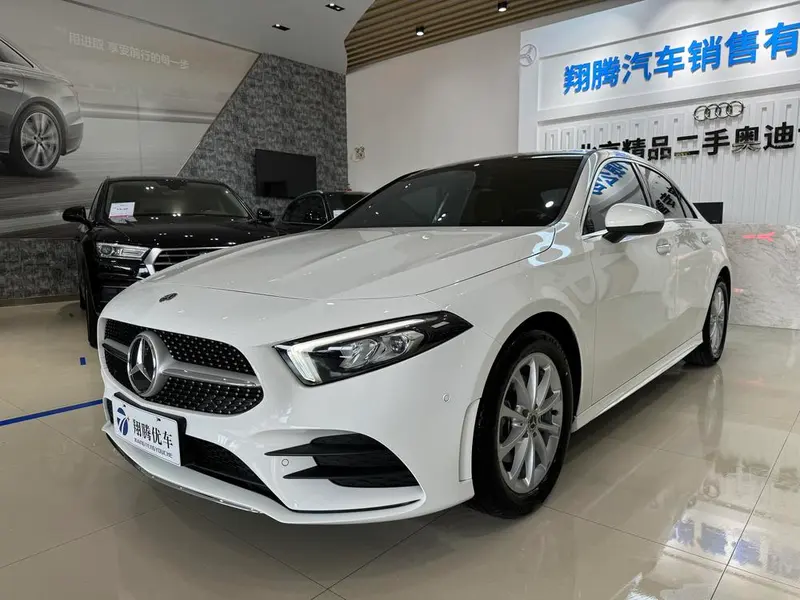 Mercedes-Benz A-Class Facelift A 200 L Sport Fashion Version, 2020 — фото 1