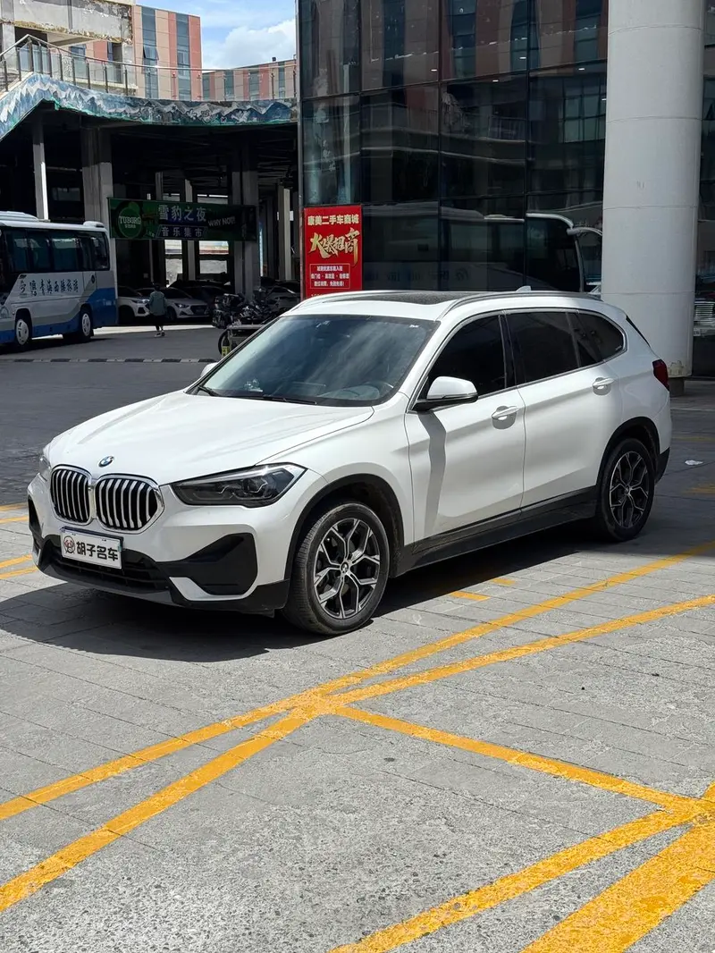BMW X1 sDrive25Li Leading Version, 2022 — фото 1