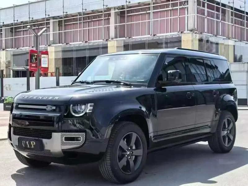 Land Rover Defender 110 3.0T P400 SE X-DYNAMIC, 2025 — фото 1