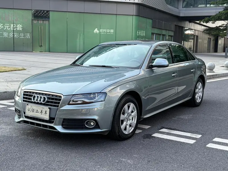 Audi A4L 2.0 TFSI Standard Version, 2011 — фото 1